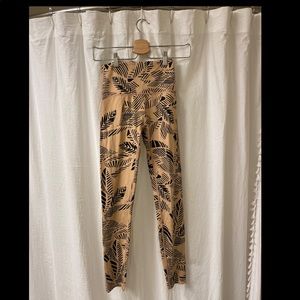 NWOT Womens palm print aerie leggings
